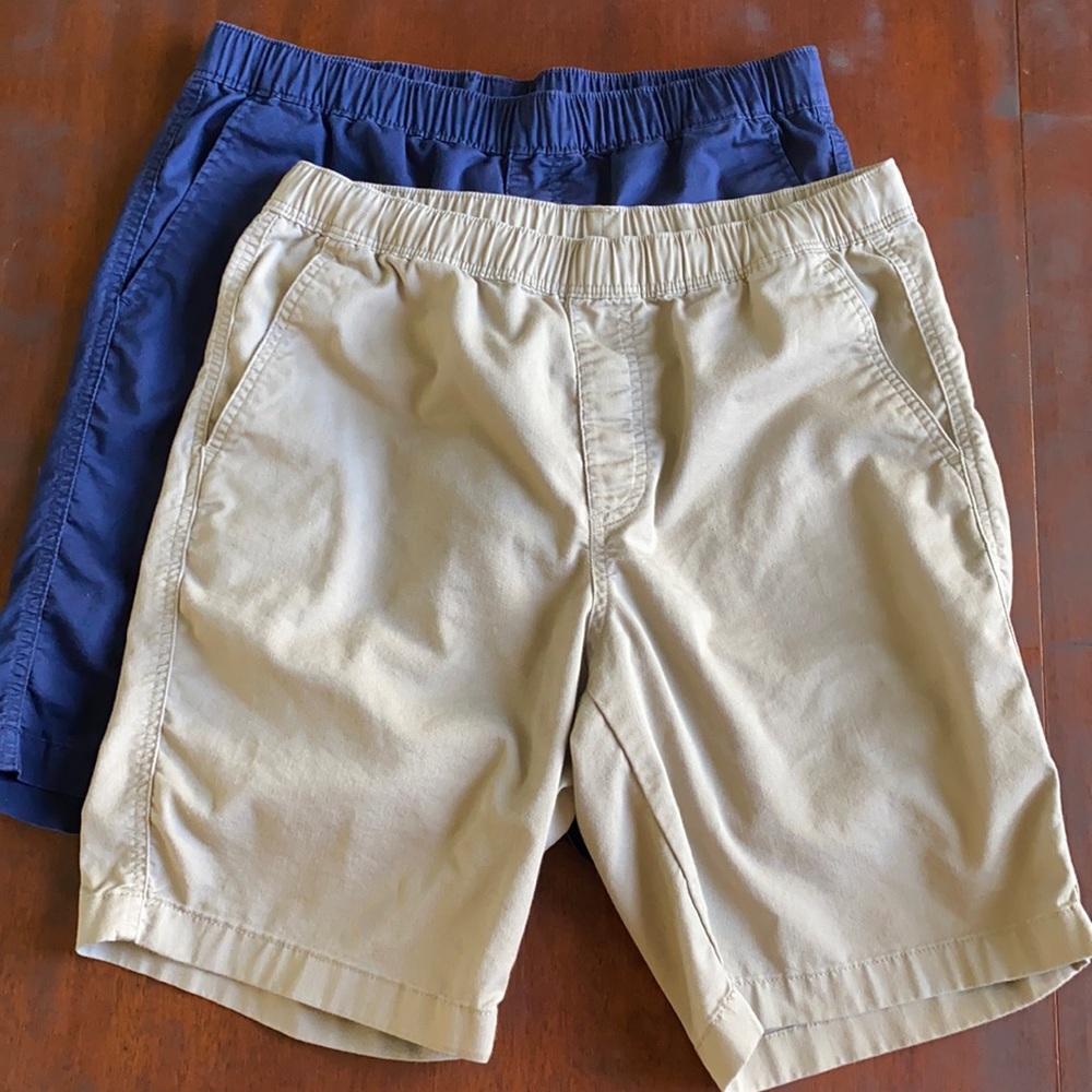 Uniqlo men’s lightweight shorts. Size M